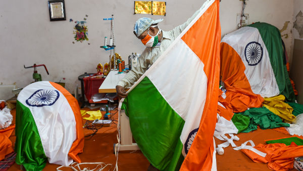 খাদি ইউনিটে কমেছে কর্মী সংখ্যা খাদি ইউনিটে কমেছে কর্মী সংখ্যা