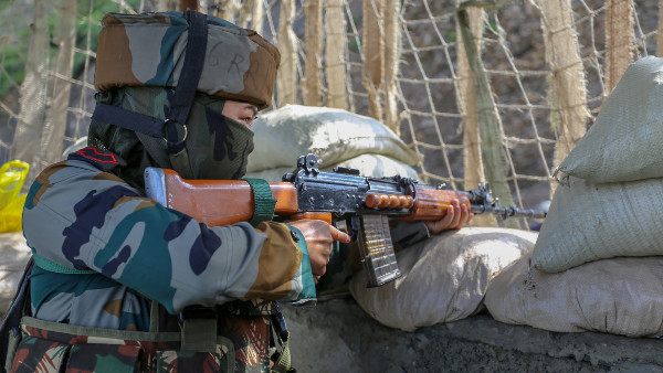 সেনা দলটিতে ৩০ জন রাইফেলধারী রয়েছেন