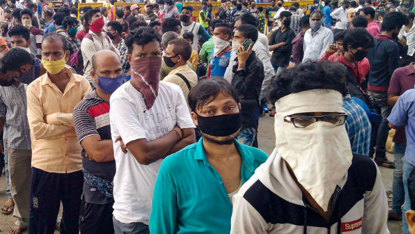 দুর্দশায় অভিবাসী শ্রমিকরা দুর্দশায় অভিবাসী শ্রমিকরা