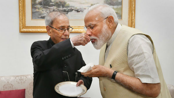রাজনীতি এবং সমাজের সমস্ত অংশ দ্বারা প্রশংসিত রাজনীতি এবং সমাজের সমস্ত অংশ দ্বারা প্রশংসিত