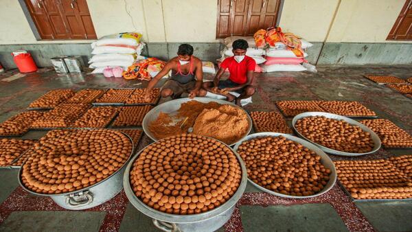 কলকাতার বিভিন্ন জায়গায় রামের বন্দনা