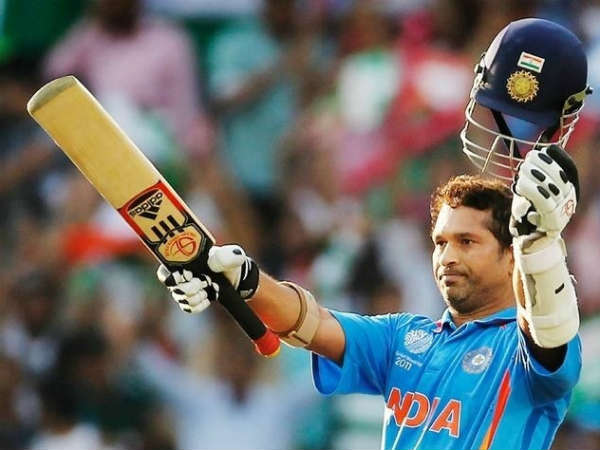 সচিনকে বাউন্সার হাঁকিয়েছেন শোয়েব সচিনকে বাউন্সার হাঁকিয়েছেন শোয়েব