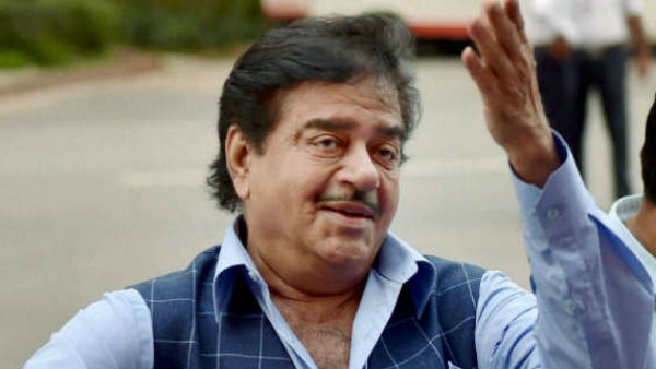 বাবুলের কেন্দ্রে তৃণমূল প্রার্থী হয়েছেন শত্রুঘ্ন