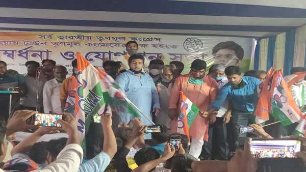 গোষ্ঠীদ্বন্দ্ব মিডিয়ার বানানো গোষ্ঠীদ্বন্দ্ব মিডিয়ার বানানো