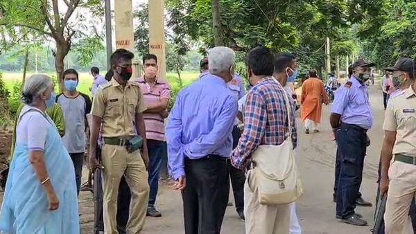 কেন কাঠগড়ায় পুলিশকর্মীরা? কেন কাঠগড়ায় পুলিশকর্মীরা?