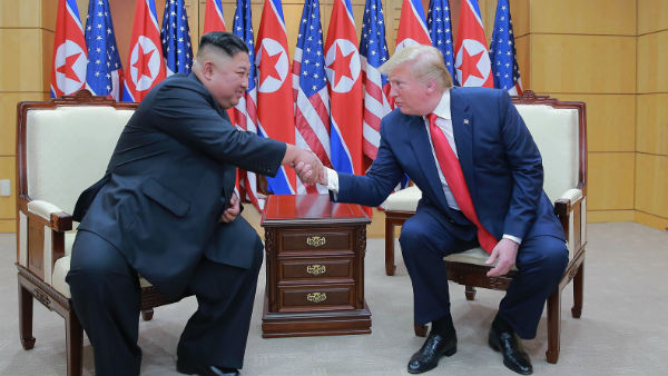 মার্কিন উচ্চপদস্থ আধিকারিকদের গোপন তথ্য ফাঁস মার্কিন উচ্চপদস্থ আধিকারিকদের গোপন তথ্য ফাঁস