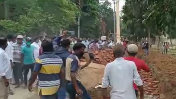 মেলার মাঠে ফেন্সিং দেওয়ার কাজ শুরু