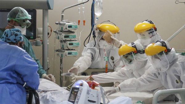 কি বললেন কারম্যান রেইনহার্ট ?