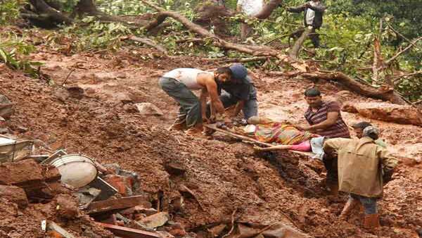 নদীর জল বেড়ে যাওয়া এবং ভূমিধসের সতর্কবার্তা নদীর জল বেড়ে যাওয়া এবং ভূমিধসের সতর্কবার্তা