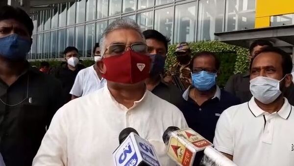 পুলিশকে রাজনীতিক কাজে ব্যবহারের অভিযোগ