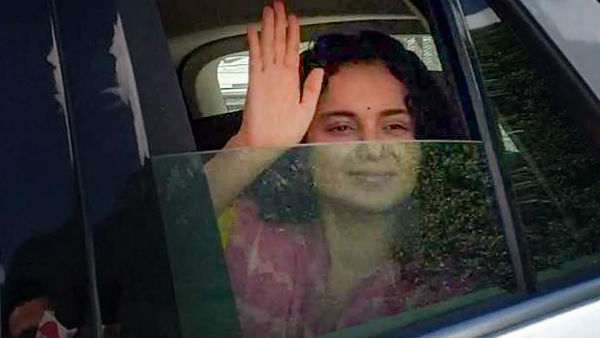 অযোধ্যা ও কাশ্মীরি পণ্ডিতদের নিয়ে সিনেমা তৈরি করবেন, ভাঙা অফিসের ভিডিও টুইট করে জানালেন কঙ্গনা অযোধ্যা ও কাশ্মীরি পণ্ডিতদের নিয়ে সিনেমা তৈরি করবেন, ভাঙা অফিসের ভিডিও টুইট করে জানালেন কঙ্গনা
