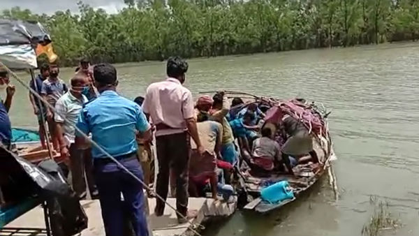 সুন্দরবনে ফের বাঘের হামলায় প্রাণ গেল দুই মৎস্যজীবীর সুন্দরবনে ফের বাঘের হামলায় প্রাণ গেল দুই মৎস্যজীবীর