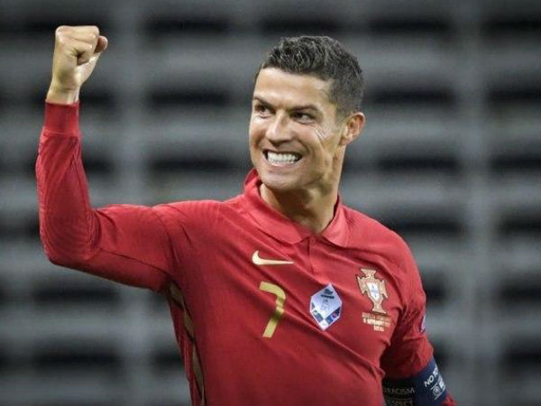 রোনাল্ডোর আগে ১ নম্বরে কে রয়েছেন