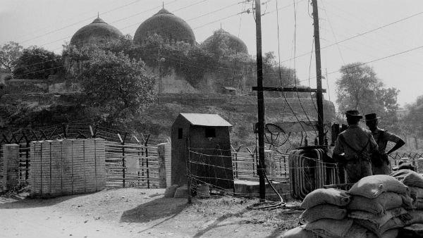 মুখে কুলুপ এঁটেছেন প্রায় সবাই