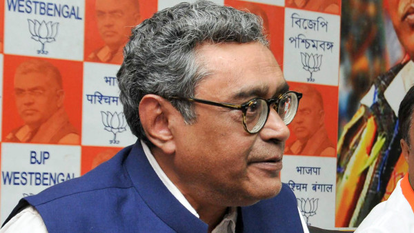 সংসদে তিনি দু'টি প্রস্তাব পেশ করেন স্বপন দাশগুপ্ত সংসদে তিনি দু'টি প্রস্তাব পেশ করেন স্বপন দাশগুপ্ত