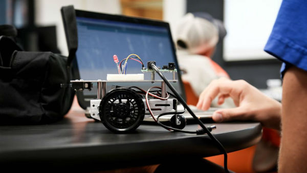 মানুষের উচিত আরও বেশি সংবেদনশীল হওয়া মানুষের উচিত আরও বেশি সংবেদনশীল হওয়া