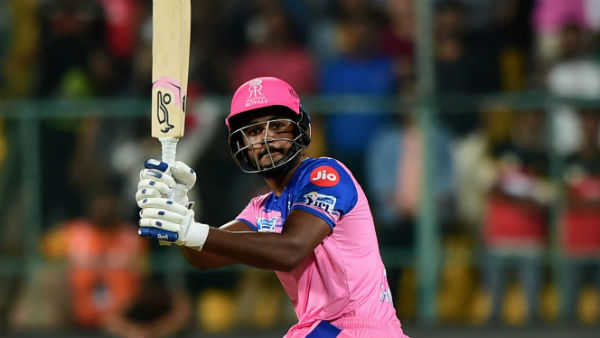 বিরাটের কোনও উত্তরে বদলে গেলেন সঞ্জু বিরাটের কোনও উত্তরে বদলে গেলেন সঞ্জু