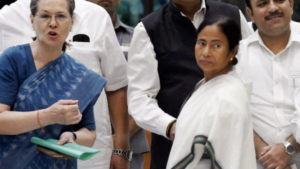 সোনিয়া-মমতার পারস্পরিক শ্রদ্ধার ছবি, জল্পনা সোনিয়া-মমতার পারস্পরিক শ্রদ্ধার ছবি, জল্পনা