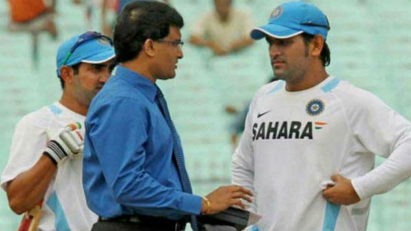 আগ্রাসী সৌরভ ও কুল ধোনি আগ্রাসী সৌরভ ও কুল ধোনি
