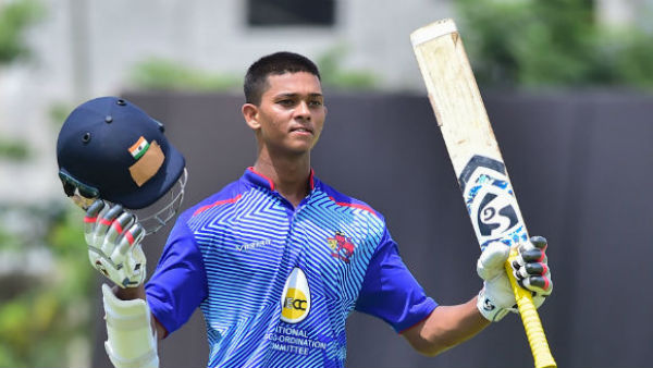 ঘরোয়া ক্রিকেটের রানের বন্যা