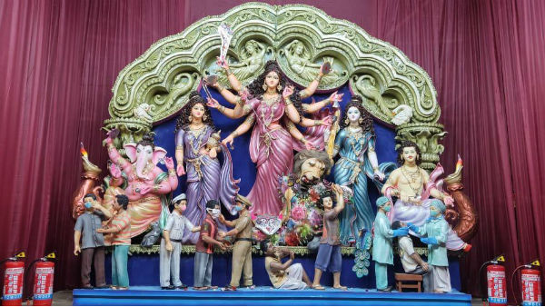 আকৃতিতে ছোট হয়েছে প্রতিমা