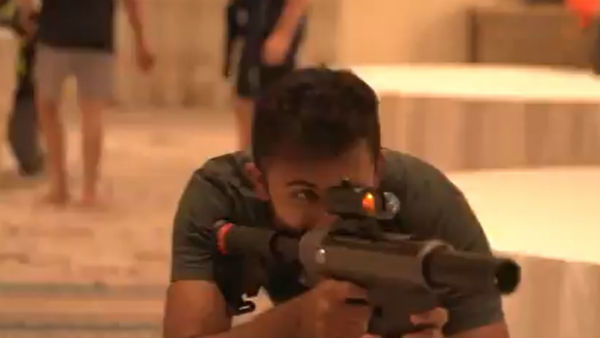 মাঠের লড়াইয়ের আগে ফুরফুরে মেজাজে বেন স্টোকসরা