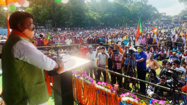 'চাণক্য' মুকুল রায়কে সম্বর্ধনা