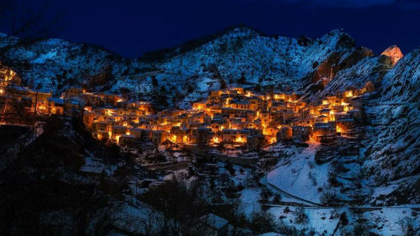  অনুন্নত যোগাযোগ-চিকিত্‍সা ব্যবস্থার কারণেই শহর ছাড়েন কাতারে কাতারে মানুষ