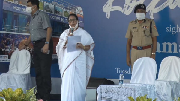 আধুনিক ব্যবস্থা পর্যটন আকর্ষণীয় দোতলা বাসে আধুনিক ব্যবস্থা পর্যটন আকর্ষণীয় দোতলা বাসে