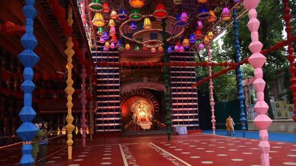 ‘উৎসব নয়, হোক মানুষের পুজো’, করোনা আবহে এই মন্ত্রেই পুজো হচ্ছে সুরুচি সংঘে