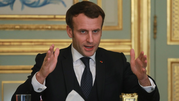 ম্যাক্রোঁকে ব্যক্তিগত আক্রমণ ম্যাক্রোঁকে ব্যক্তিগত আক্রমণ