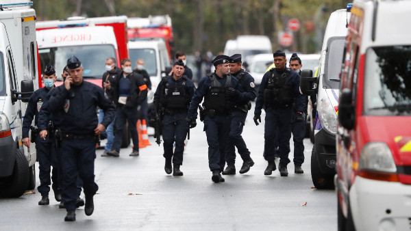 আটক হয়েছে কট্টরপন্থী হামলাকারী আটক হয়েছে কট্টরপন্থী হামলাকারী