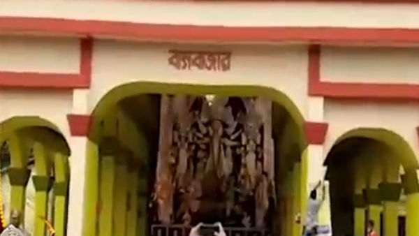 বাগবাজার সর্বজনীনে শুরু মহাষ্টমীর পুজো বাগবাজার সর্বজনীনে শুরু মহাষ্টমীর পুজো