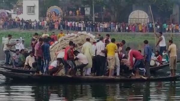 মুর্শিদাবাদে জোড়া নৌকাডুবিতে মৃত ৫ মুর্শিদাবাদে জোড়া নৌকাডুবিতে মৃত ৫