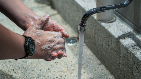 খাওয়ার আগে বা ঘন ঘন হাত ধোওয়া