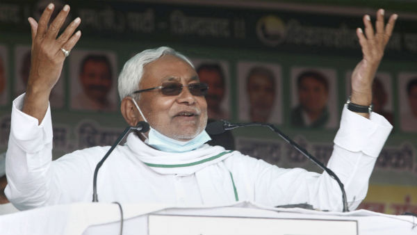 নীতীশের ১৫ বছরের শাসনকাল নিয়ে তেজস্বীর অভিযোগ