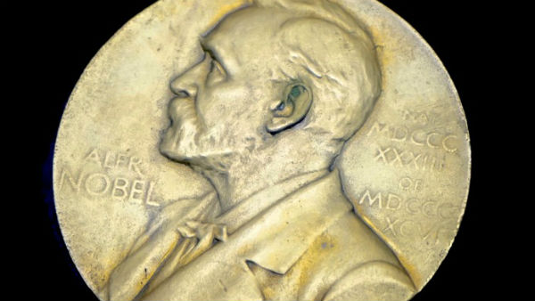 নোবেল ২০২০: সাহিত্যে সম্মান পেলেন মার্কিন সাহিত্যিক লুইস গ্লাক নোবেল ২০২০: সাহিত্যে সম্মান পেলেন মার্কিন সাহিত্যিক লুইস গ্লাক