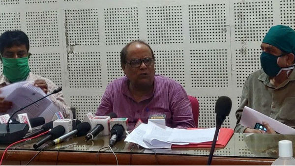 খেলা, অর্থনীতি রাজনীতি নিয়ে আলোচনা