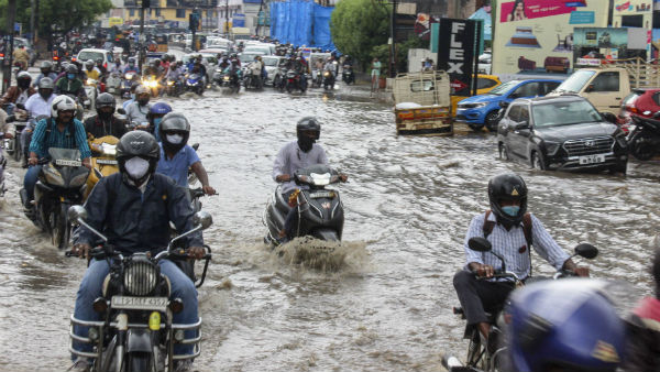 নিকাশি ব্যবস্থার বেহাল দশা নিকাশি ব্যবস্থার বেহাল দশা