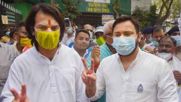 ফের ১০ লক্ষ চাকরির প্রতিশ্রুতি