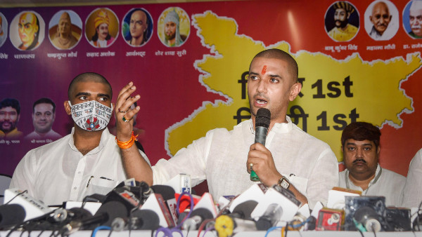 পিতৃ বিয়োগকে কাজে লাগিয়ে প্রচার পিতৃ বিয়োগকে কাজে লাগিয়ে প্রচার