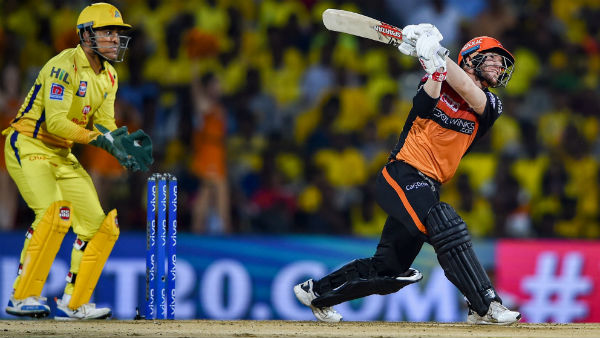 ধোনি ও ওয়ার্নারের মূল্য ধোনি ও ওয়ার্নারের মূল্য