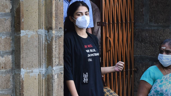 রিয়ার আইনজীবীর বিবৃতি