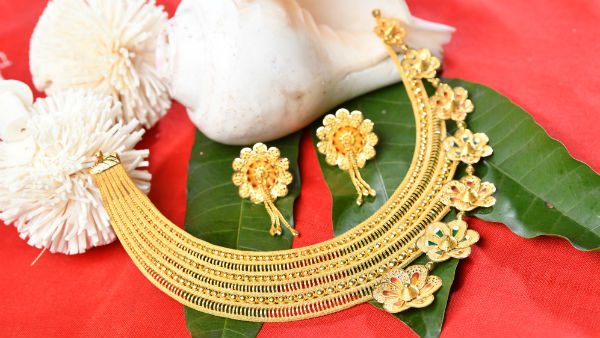 এবার পুজোয় সেজে উঠু‌ন কল্যাণ জুয়েলার্সের নতুন সঙ্কল্পের সাবেকি গয়নায় 