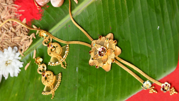 এবার পুজোয় সেজে উঠু‌ন কল্যাণ জুয়েলার্সের নতুন সঙ্কল্পের সাবেকি গয়নায় 