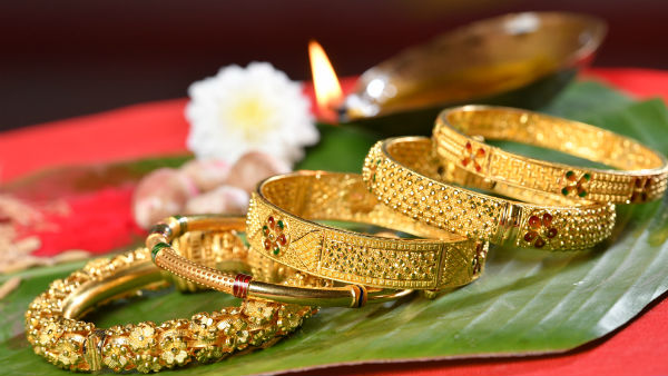 এবার পুজোয় সেজে উঠু‌ন কল্যাণ জুয়েলার্সের নতুন সঙ্কল্পের সাবেকি গয়নায় 