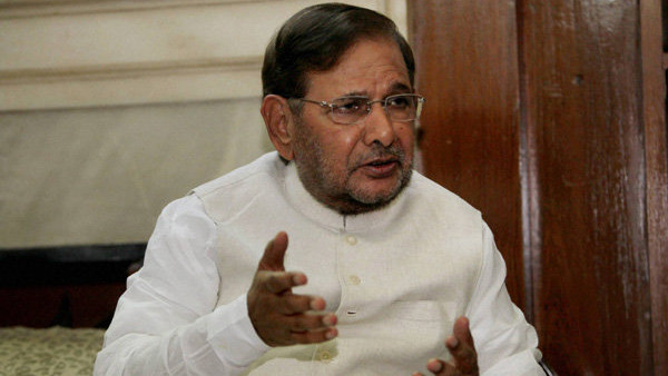 মহাগঠবন্ধন থেকে বেরিয়ে আসেন শরদ যাদব