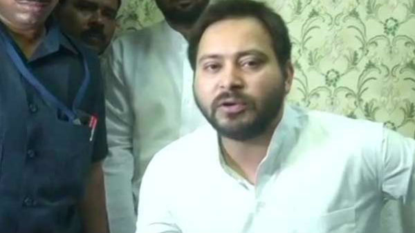 পাবলিক ডিবেটে অংশগ্রহণের চ্যালেঞ্জ তেজস্বীর পাবলিক ডিবেটে অংশগ্রহণের চ্যালেঞ্জ তেজস্বীর