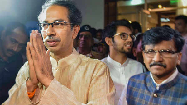 রাজ্যপালকে আক্রমণ