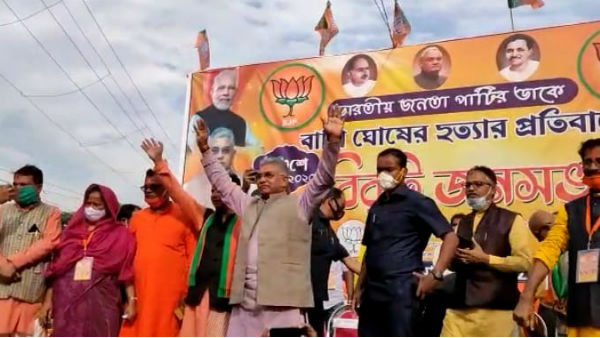তৃণমূল বিশ্বাস করে না পুলিশকে তৃণমূল বিশ্বাস করে না পুলিশকে